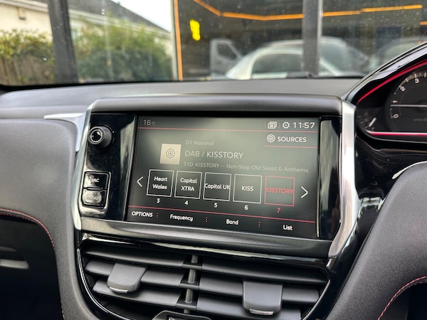Used Peugeot 208 2018 for sale - 76200396: Photo 20
