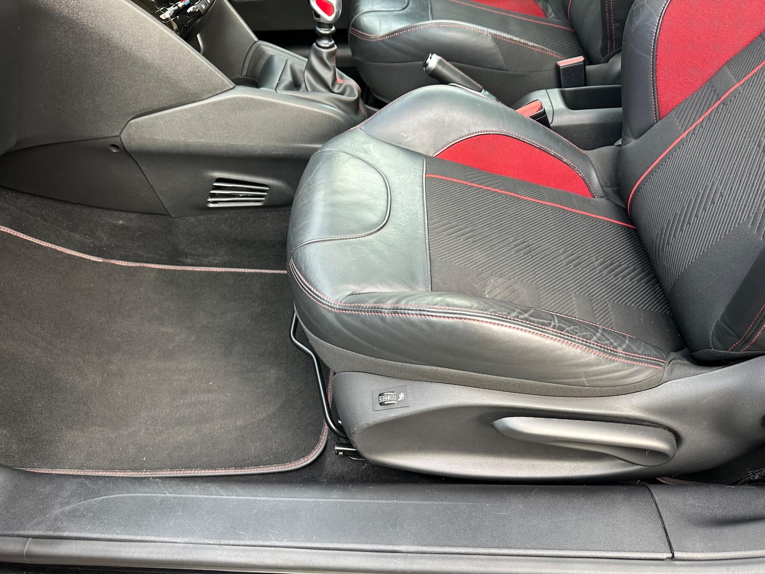 Used Peugeot 208 2018 for sale - 76200396: Photo 33