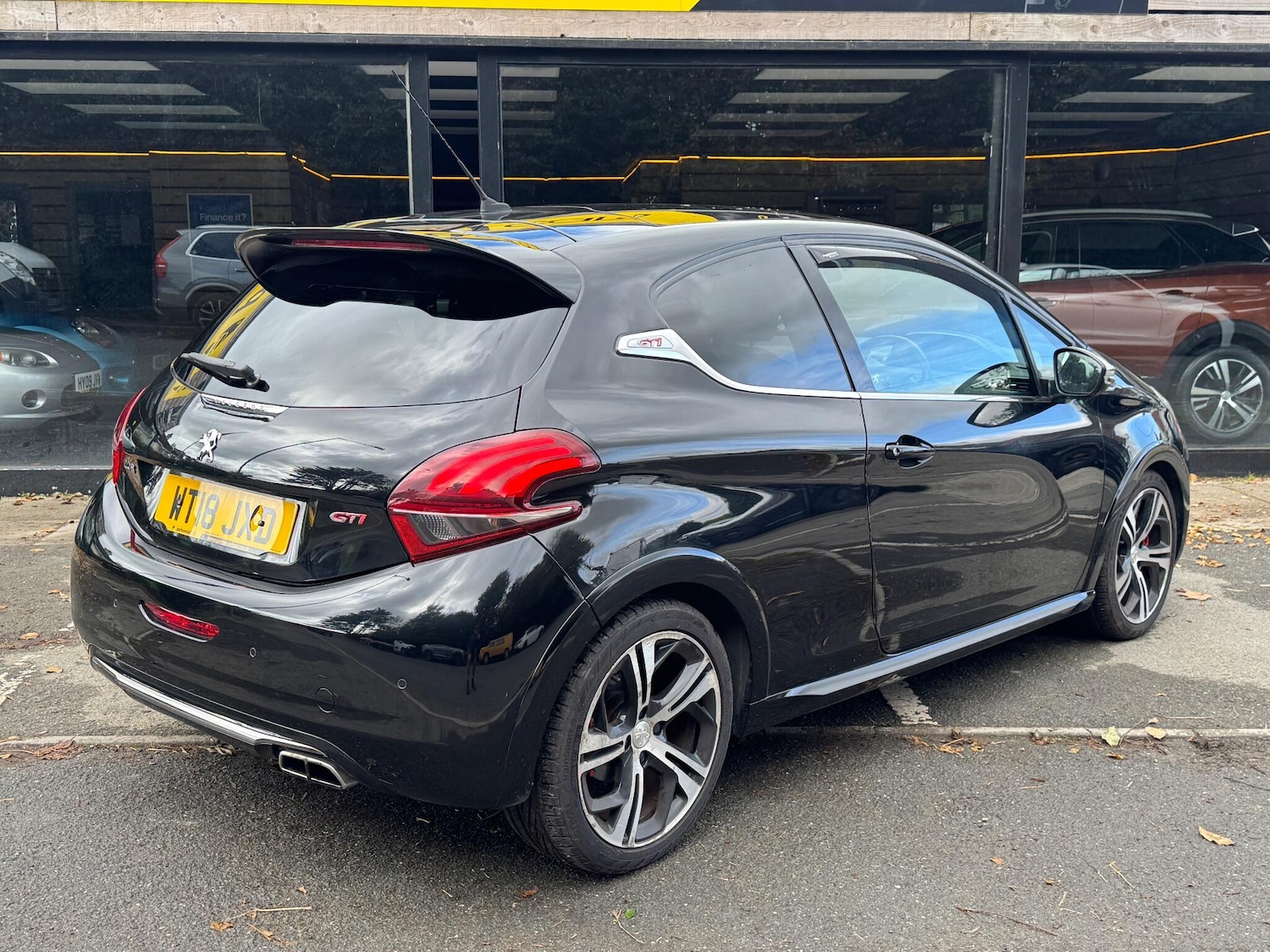 Used Peugeot 208 2018 for sale - 76200396: Photo 4