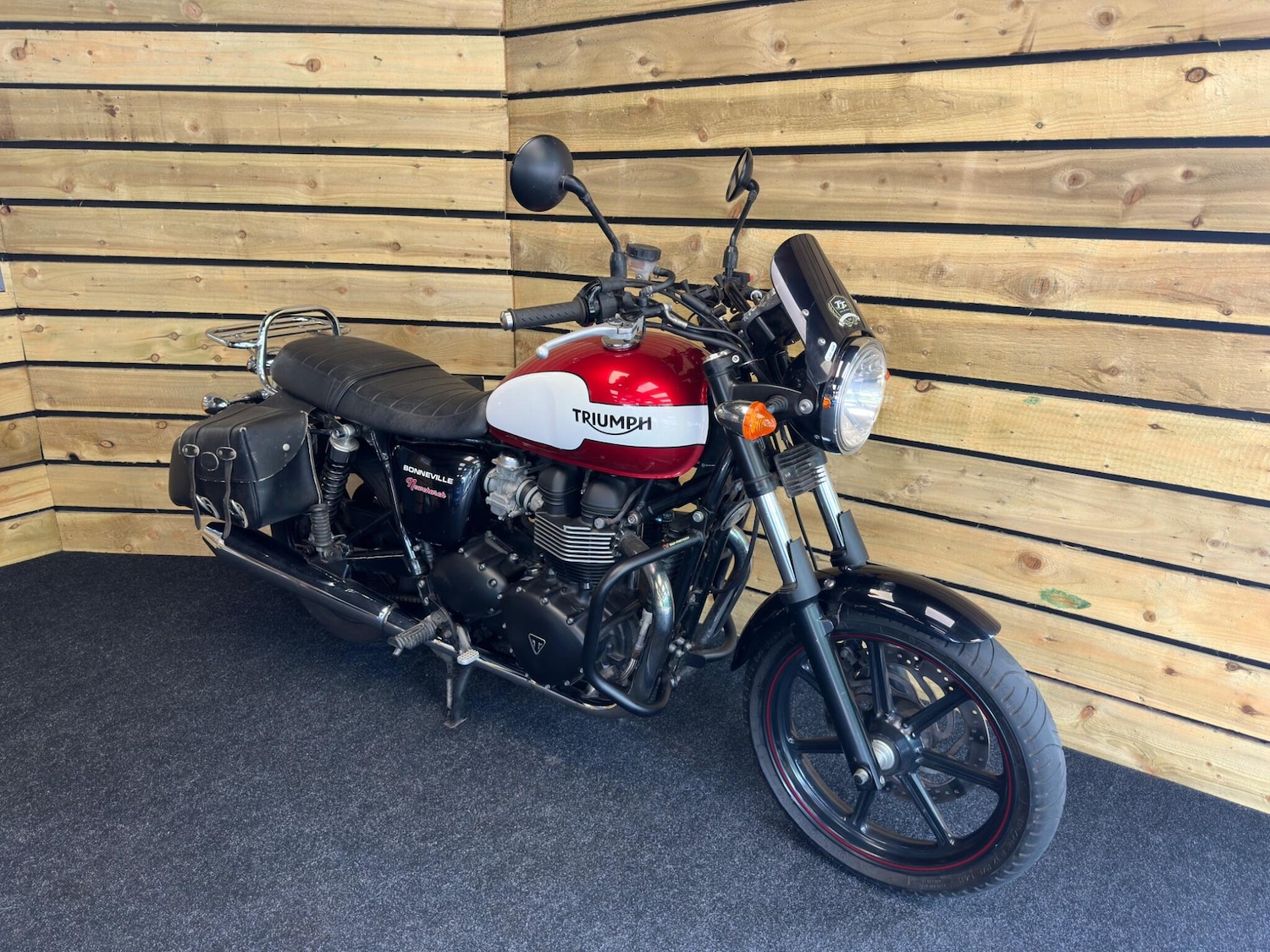 Used Triumph Bonneville Newchurch 2015 for sale - 78471231: Photo 2