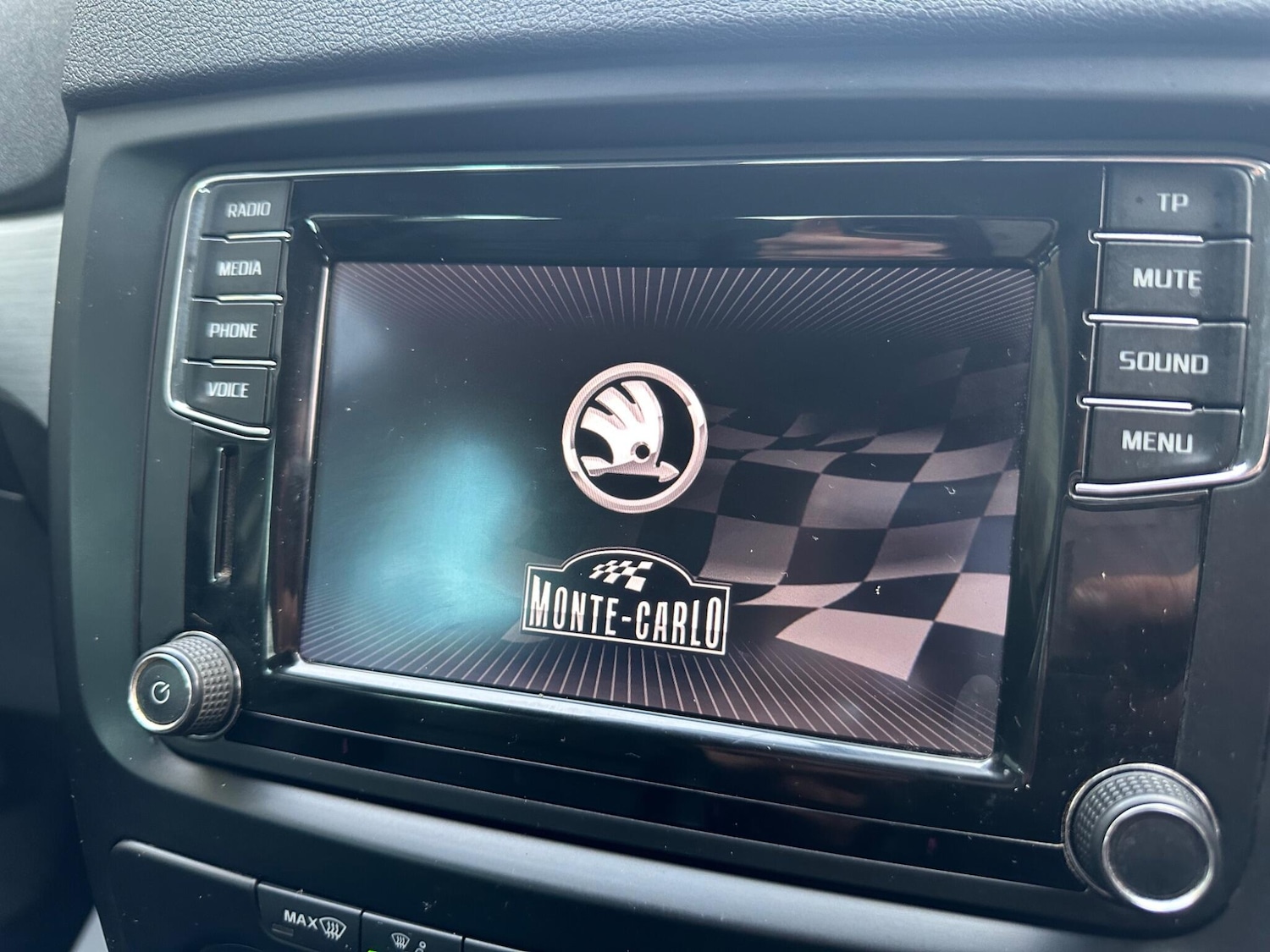 Used Skoda Yeti 2016 for sale - 76584529: Photo 32