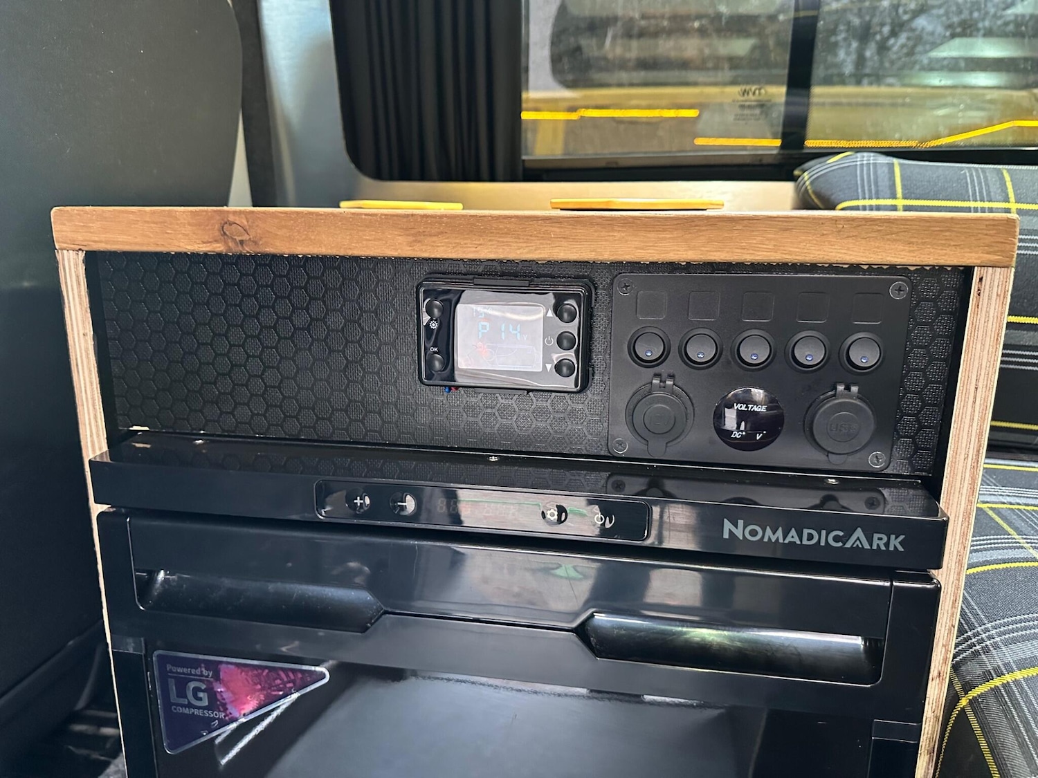 Used Volkswagen Transporter 2017 for sale - 76512847: Photo 38