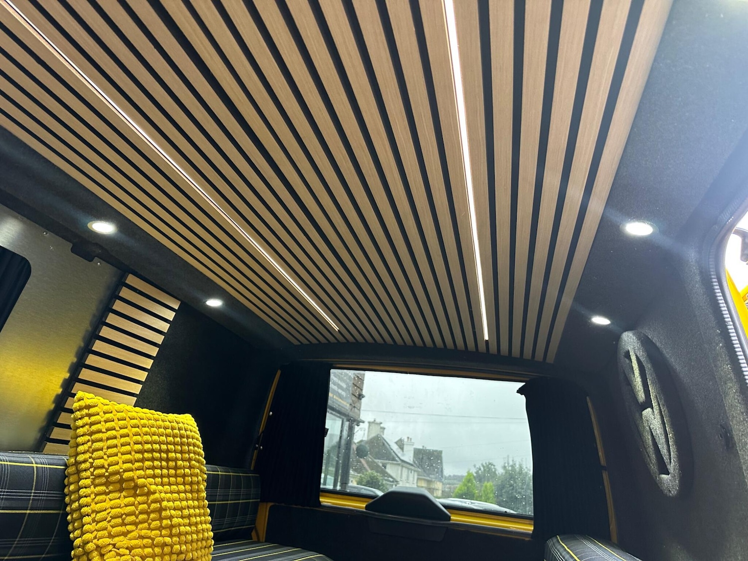 Used Volkswagen Transporter 2017 for sale - 76512847: Photo 40