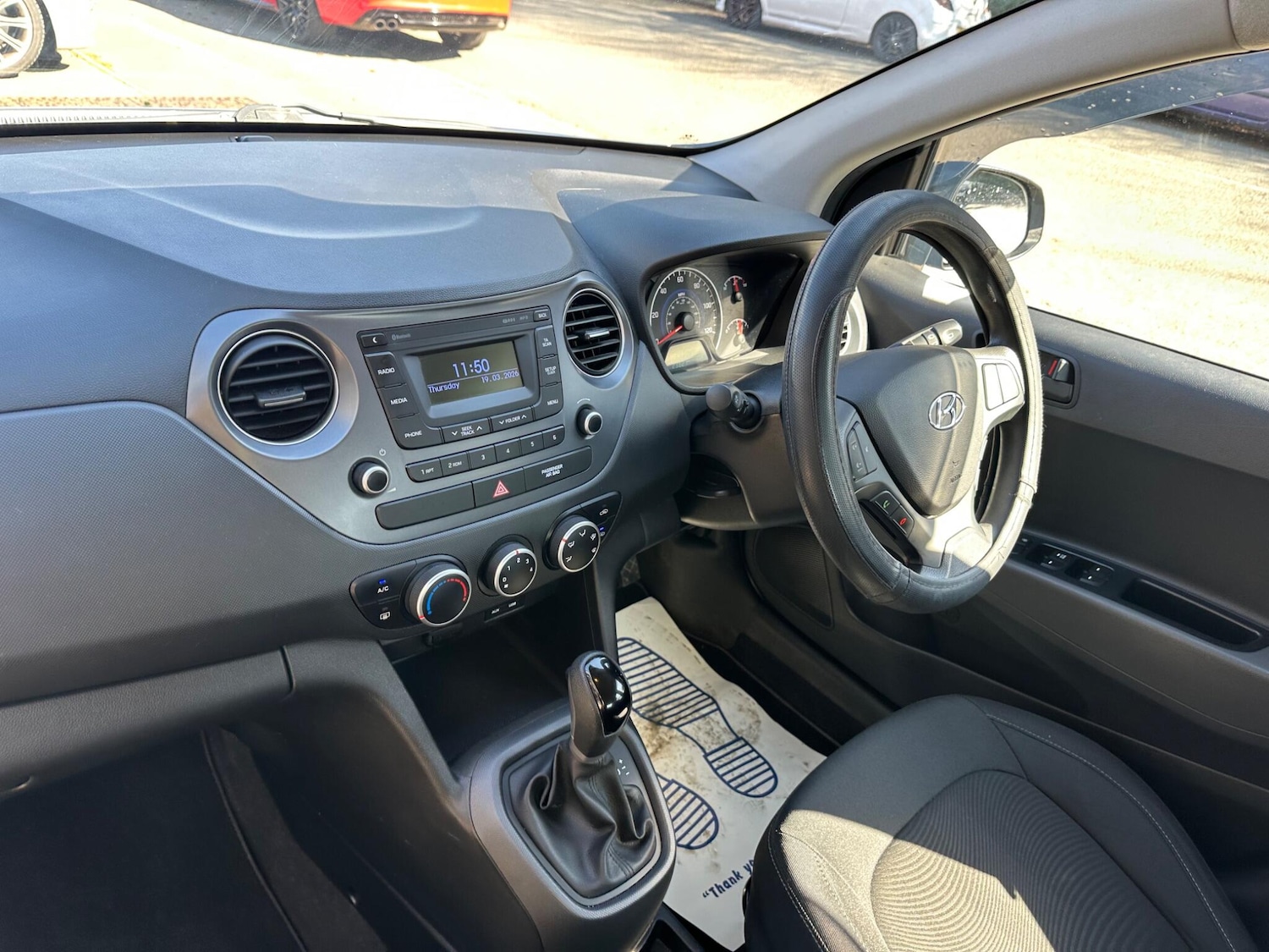 Used Hyundai i10 2017 for sale - 77970510: Photo 12