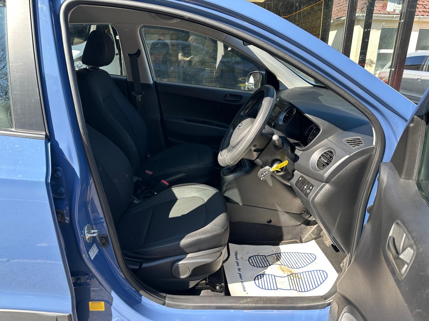 Used Hyundai i10 2017 for sale - 77970510: Photo 13