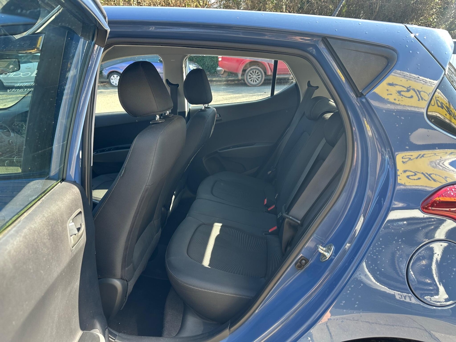 Used Hyundai i10 2017 for sale - 77970510: Photo 20