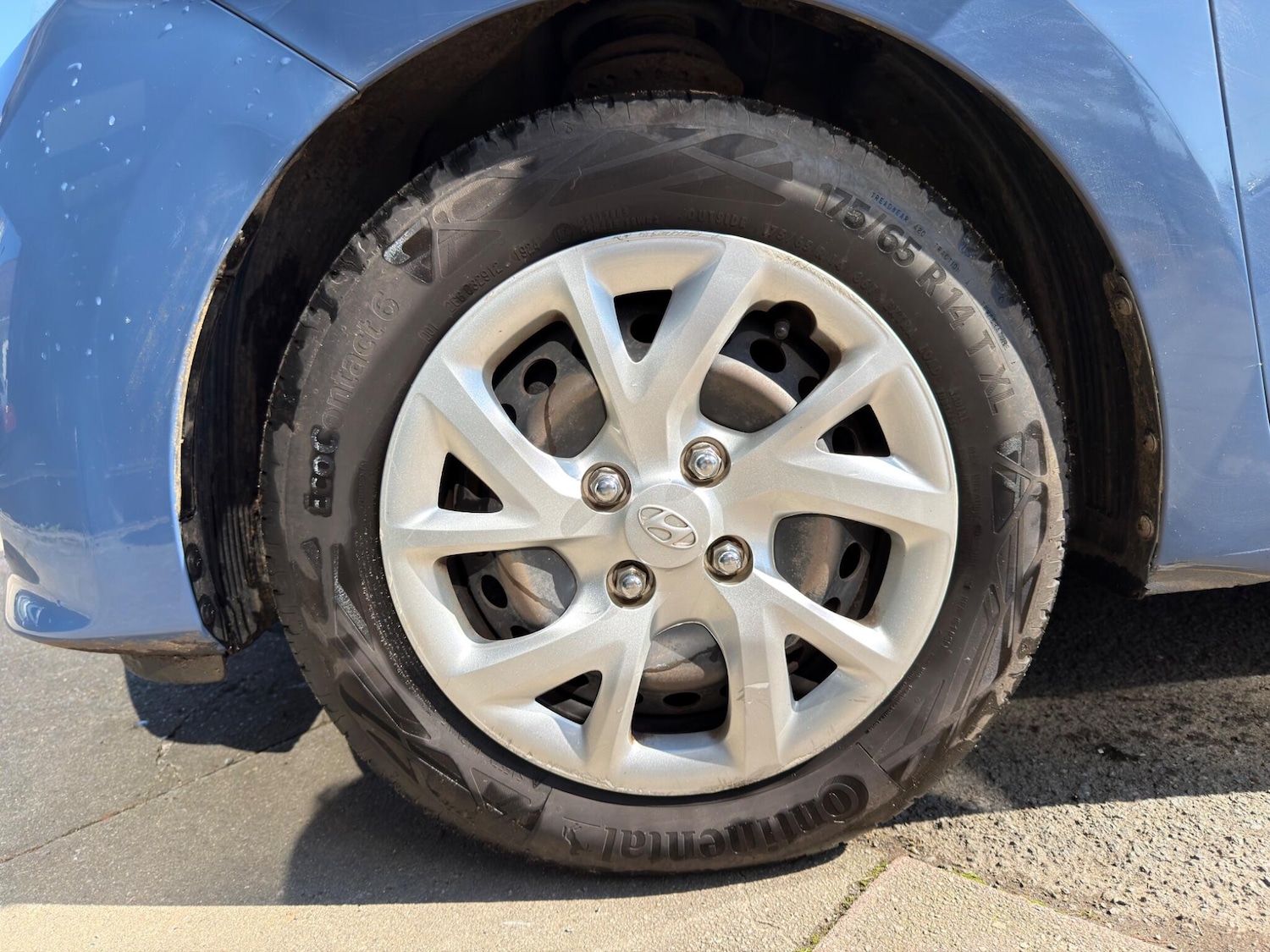 Used Hyundai i10 2017 for sale - 77970510: Photo 32