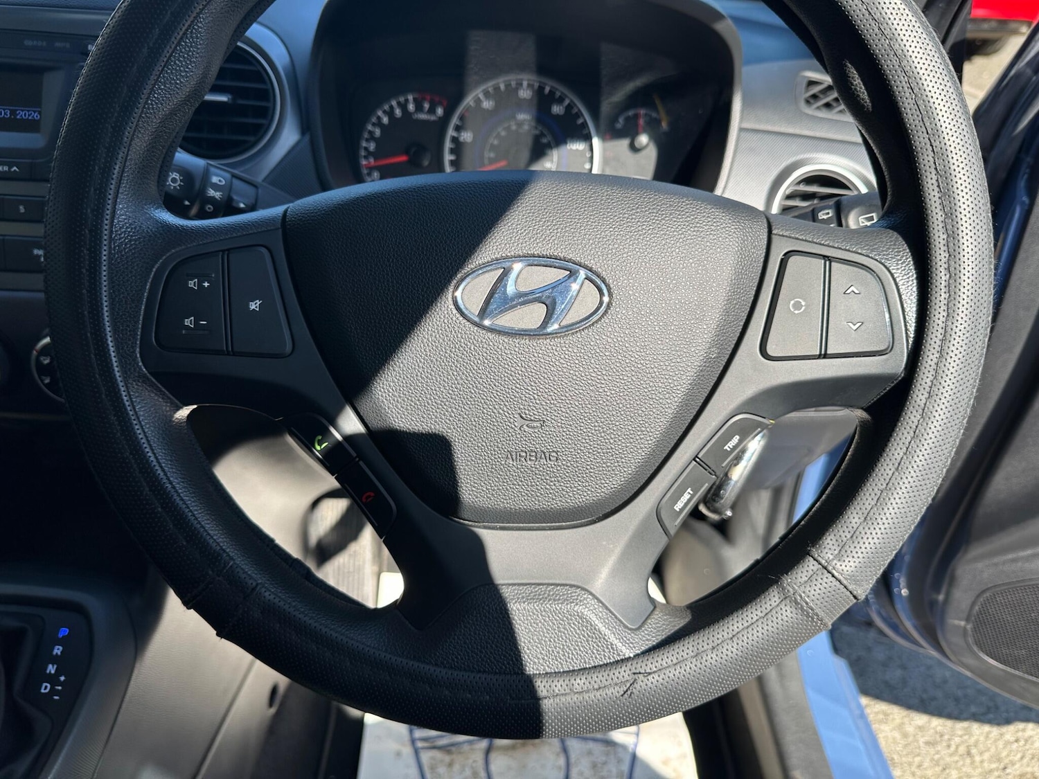 Used Hyundai i10 2017 for sale - 77970510: Photo 40