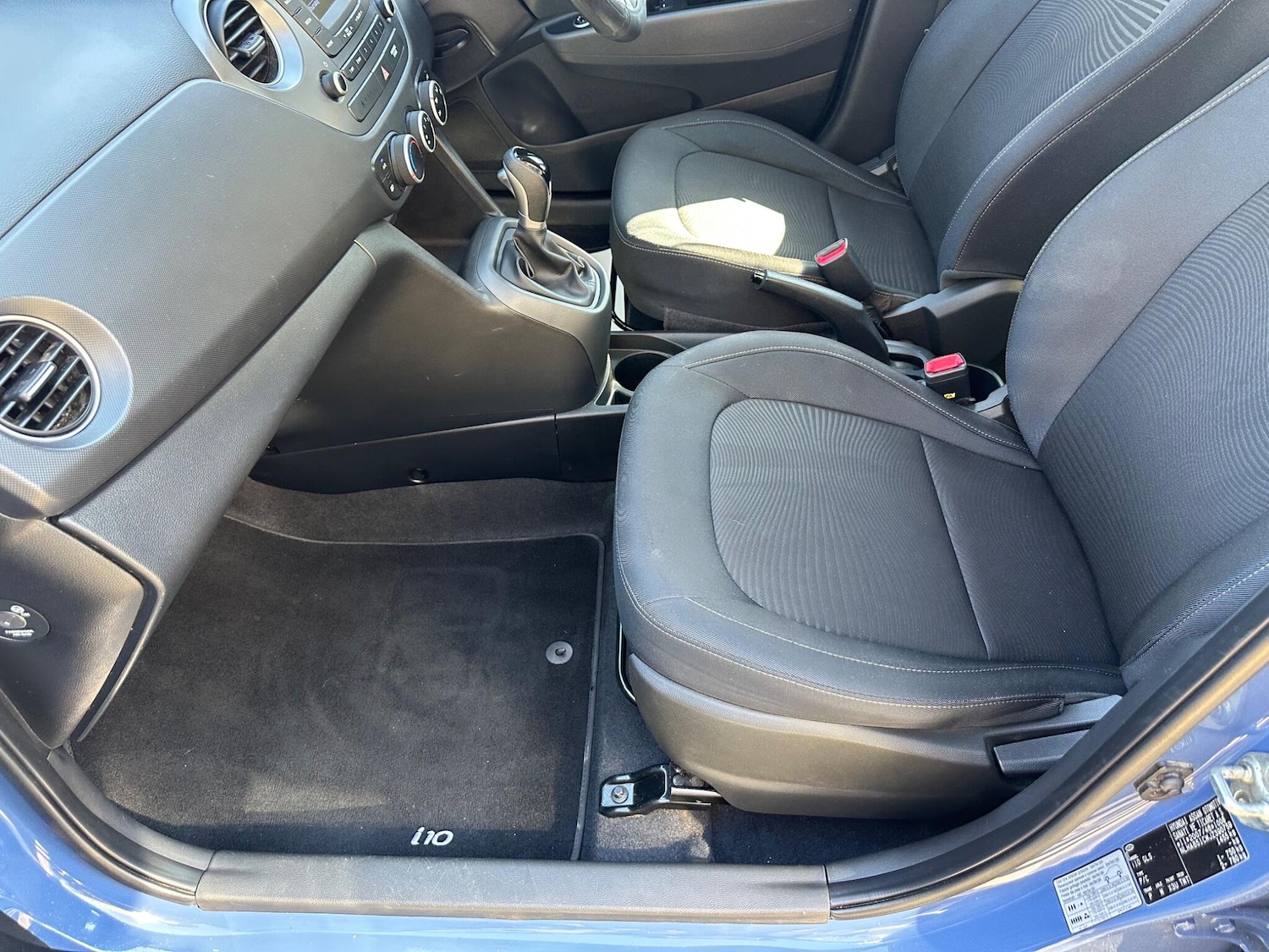 Used Hyundai i10 2017 for sale - 77970510: Photo 43