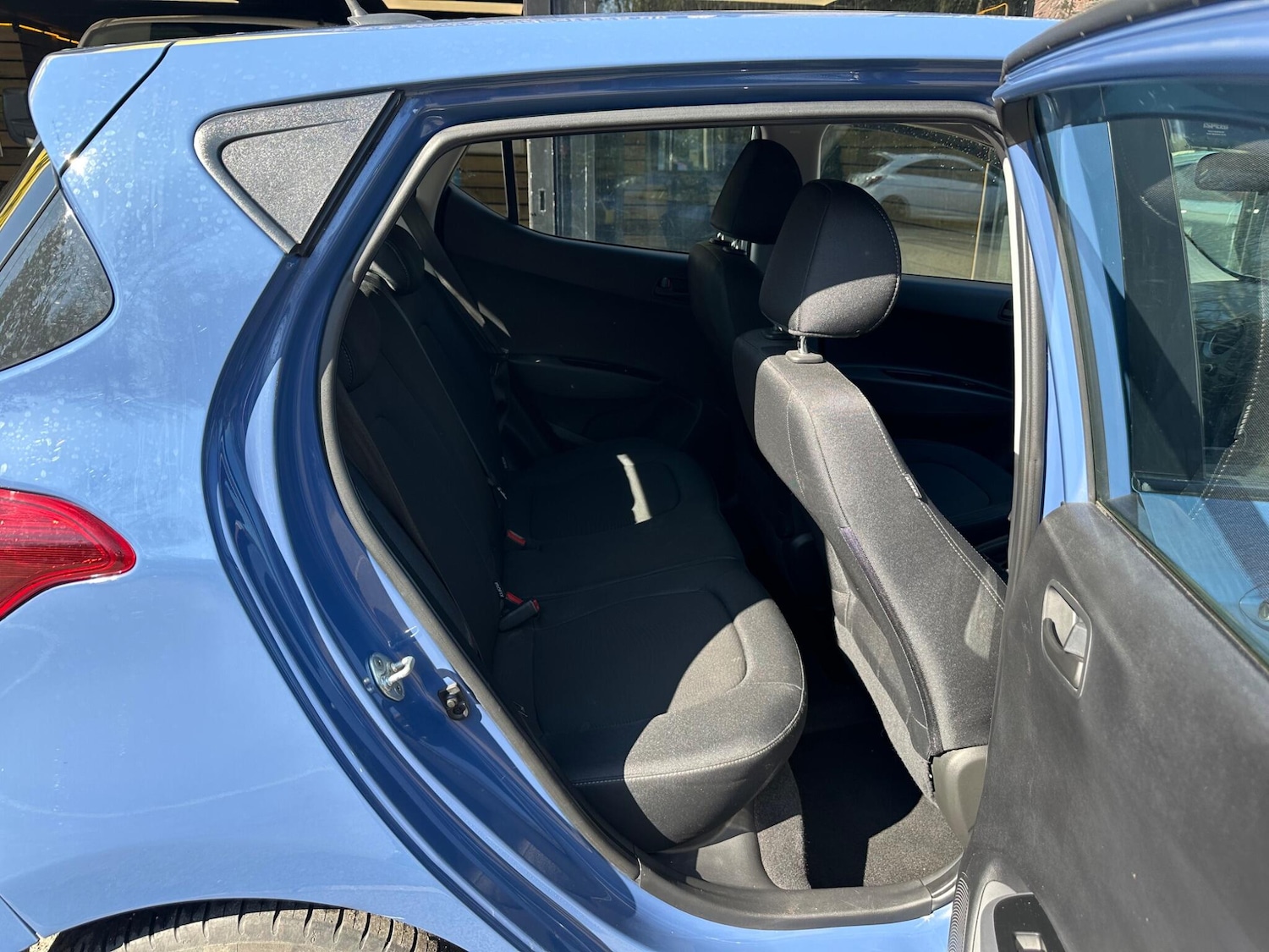 Used Hyundai i10 2017 for sale - 77970510: Photo 46