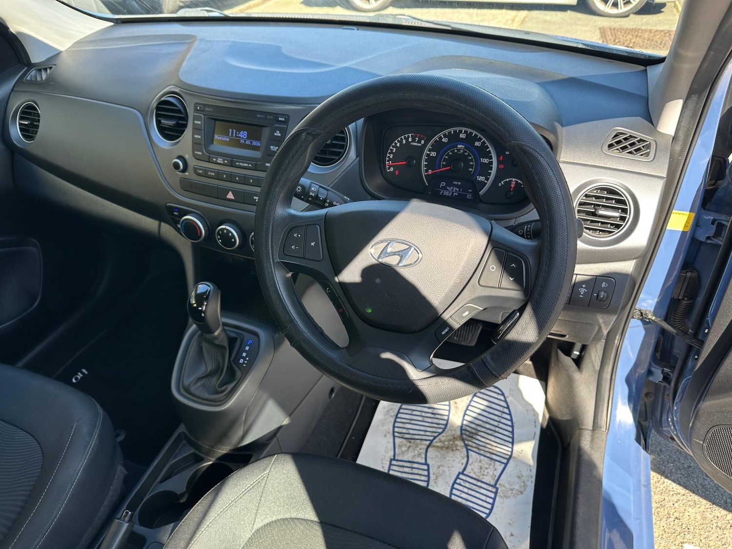 Used Hyundai i10 2017 for sale - 77970510: Photo 8