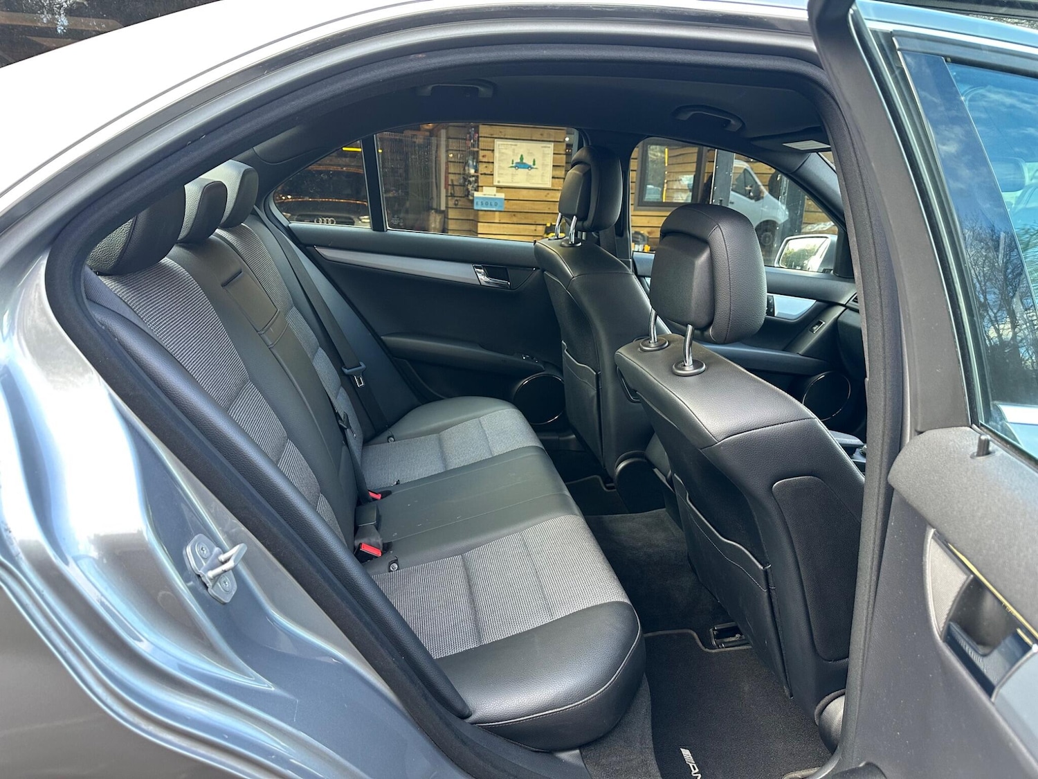 Used Mercedes-Benz C Class for sale - 77550115: Photo 15