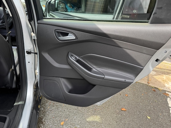 Used Ford Focus 2015 for sale - 76227323: Photo 23