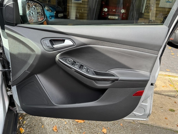 Used Ford Focus 2015 for sale - 76227323: Photo 25