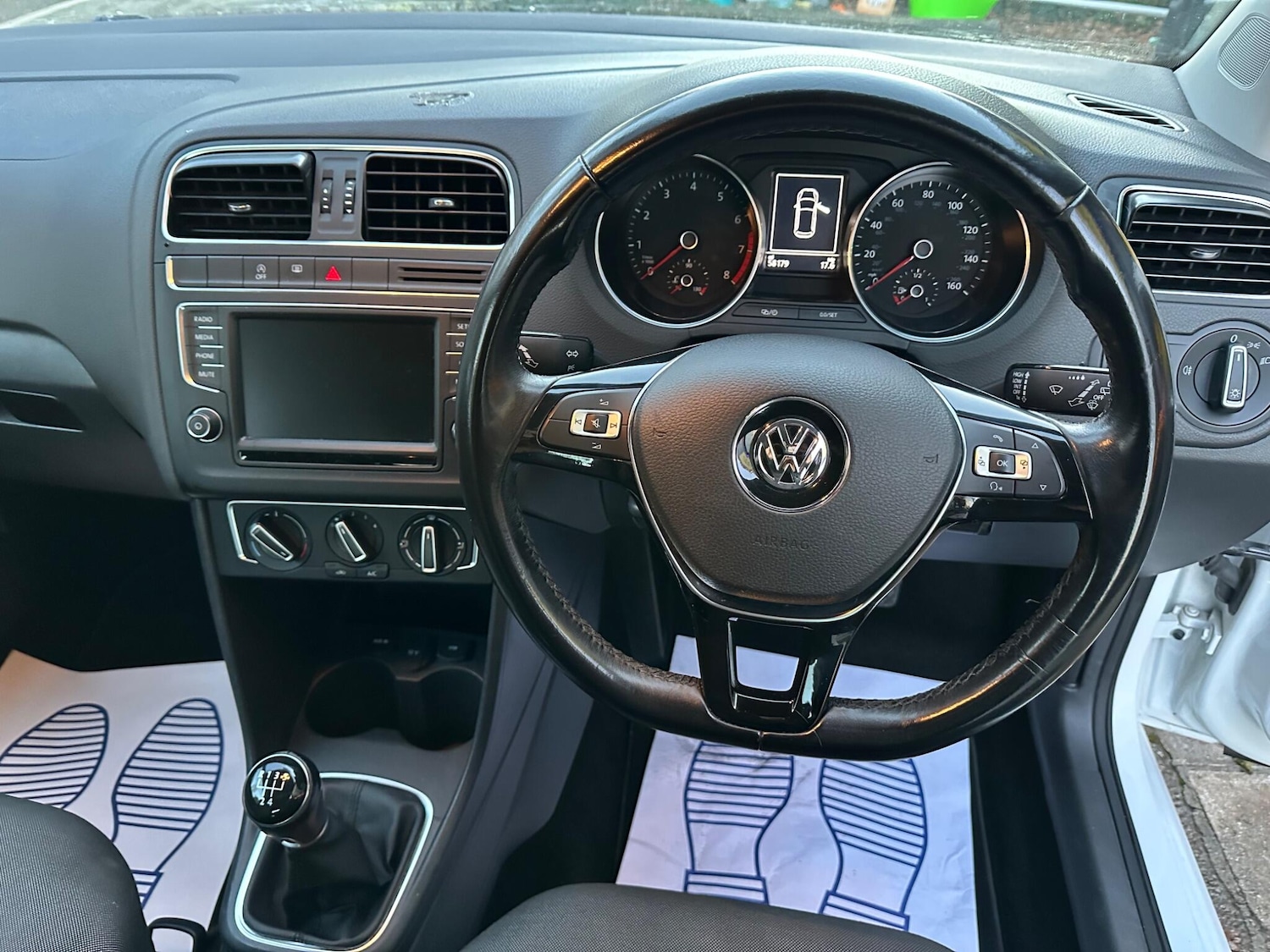 Used Volkswagen Polo 2015 for sale - 76645736: Photo 15