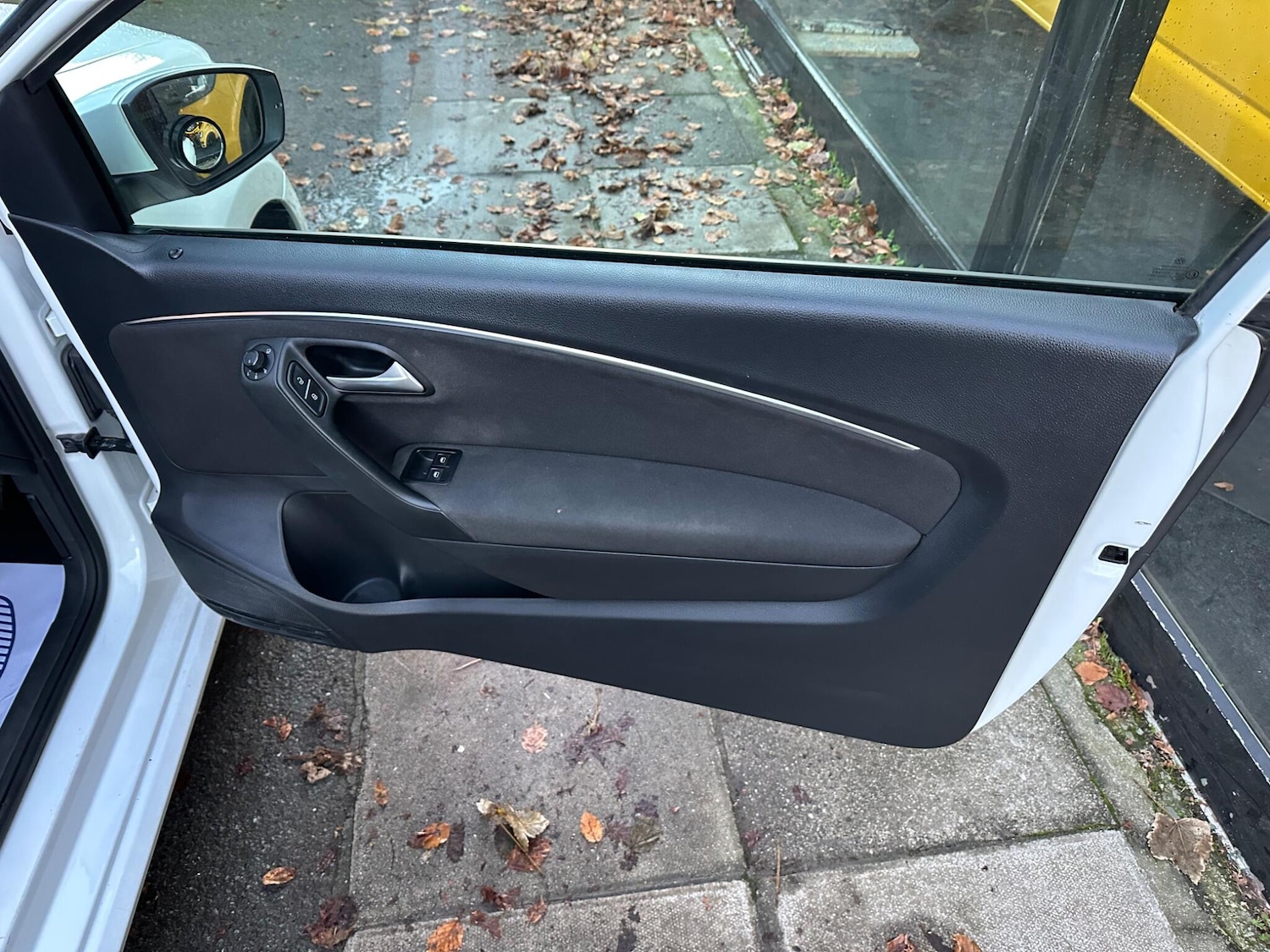 Used Volkswagen Polo 2015 for sale - 76645736: Photo 7