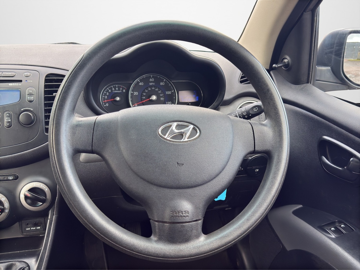 Used Hyundai i10 2011 for sale - 77400084: Photo 10