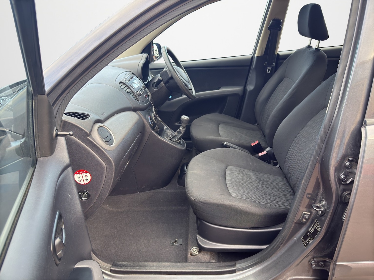 Used Hyundai i10 2011 for sale - 77400084: Photo 14