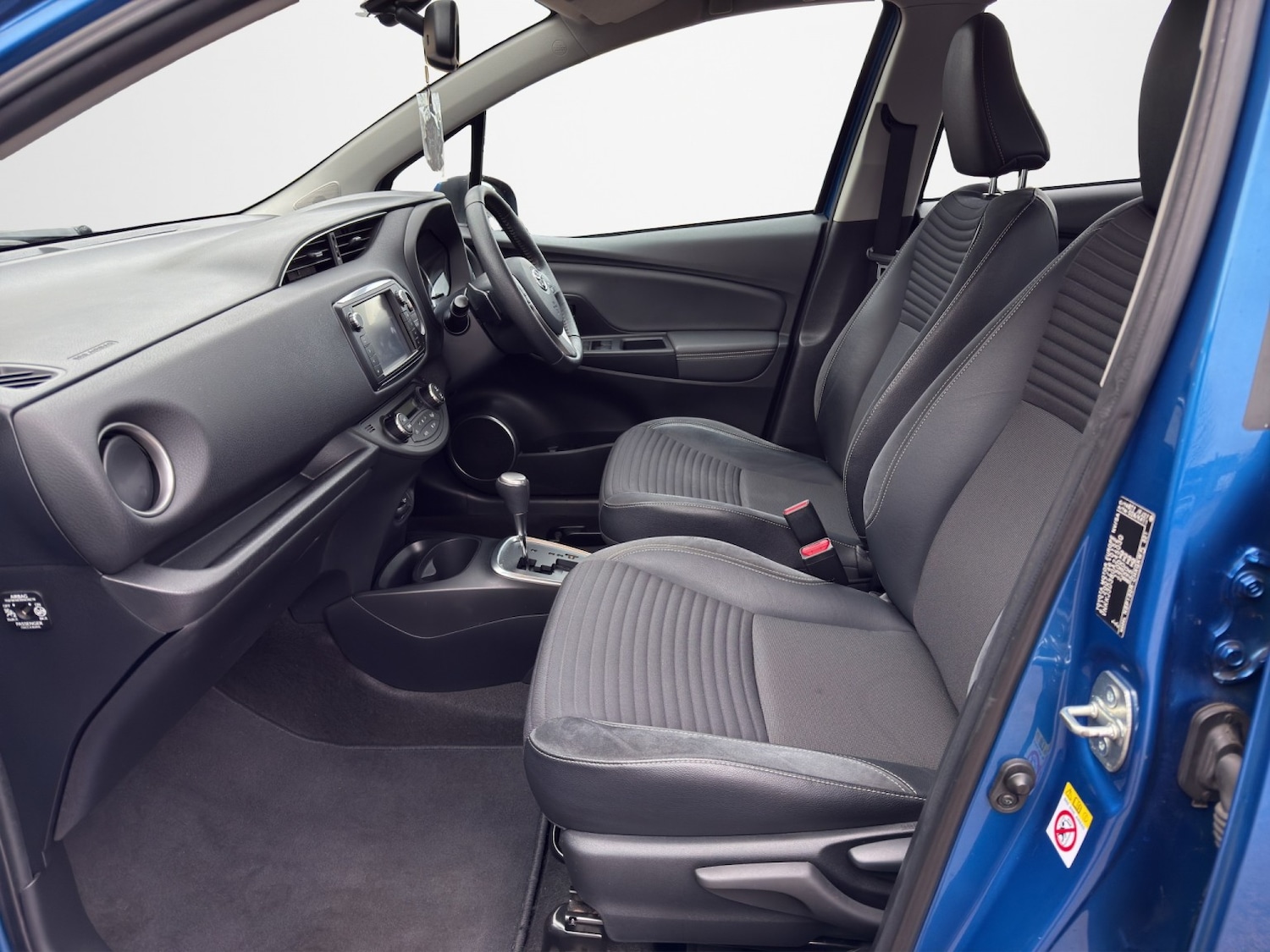 Used Toyota Yaris 2015 for sale - 76751777: Photo 18