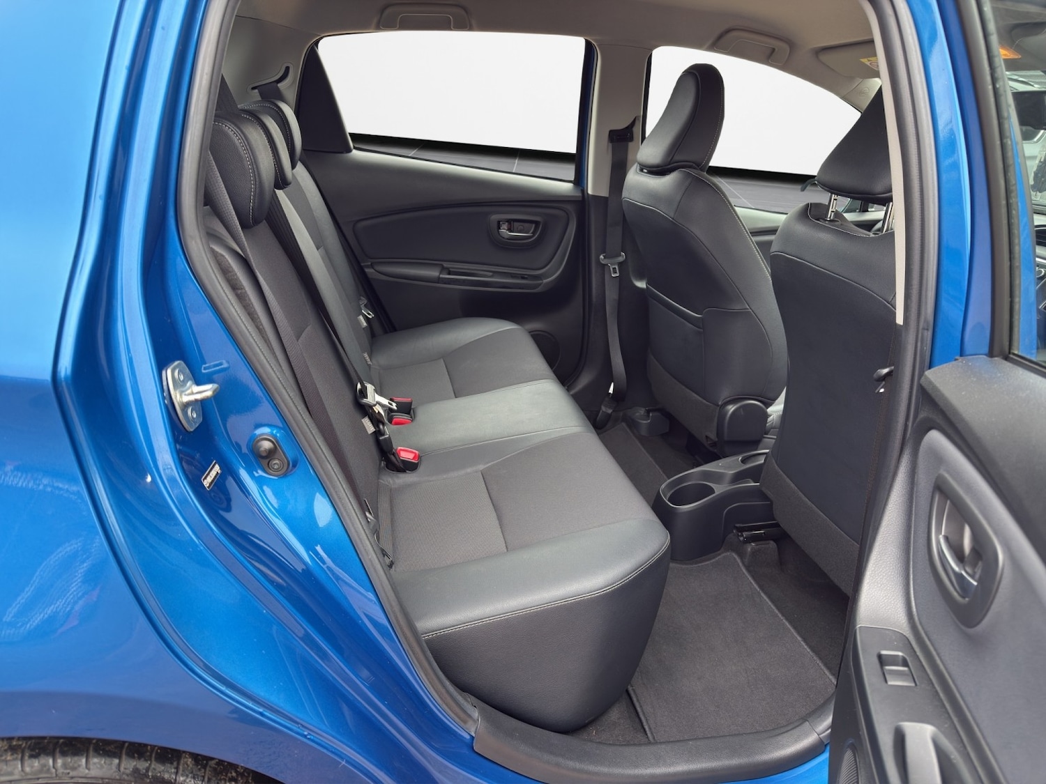 Used Toyota Yaris 2015 for sale - 76751777: Photo 19