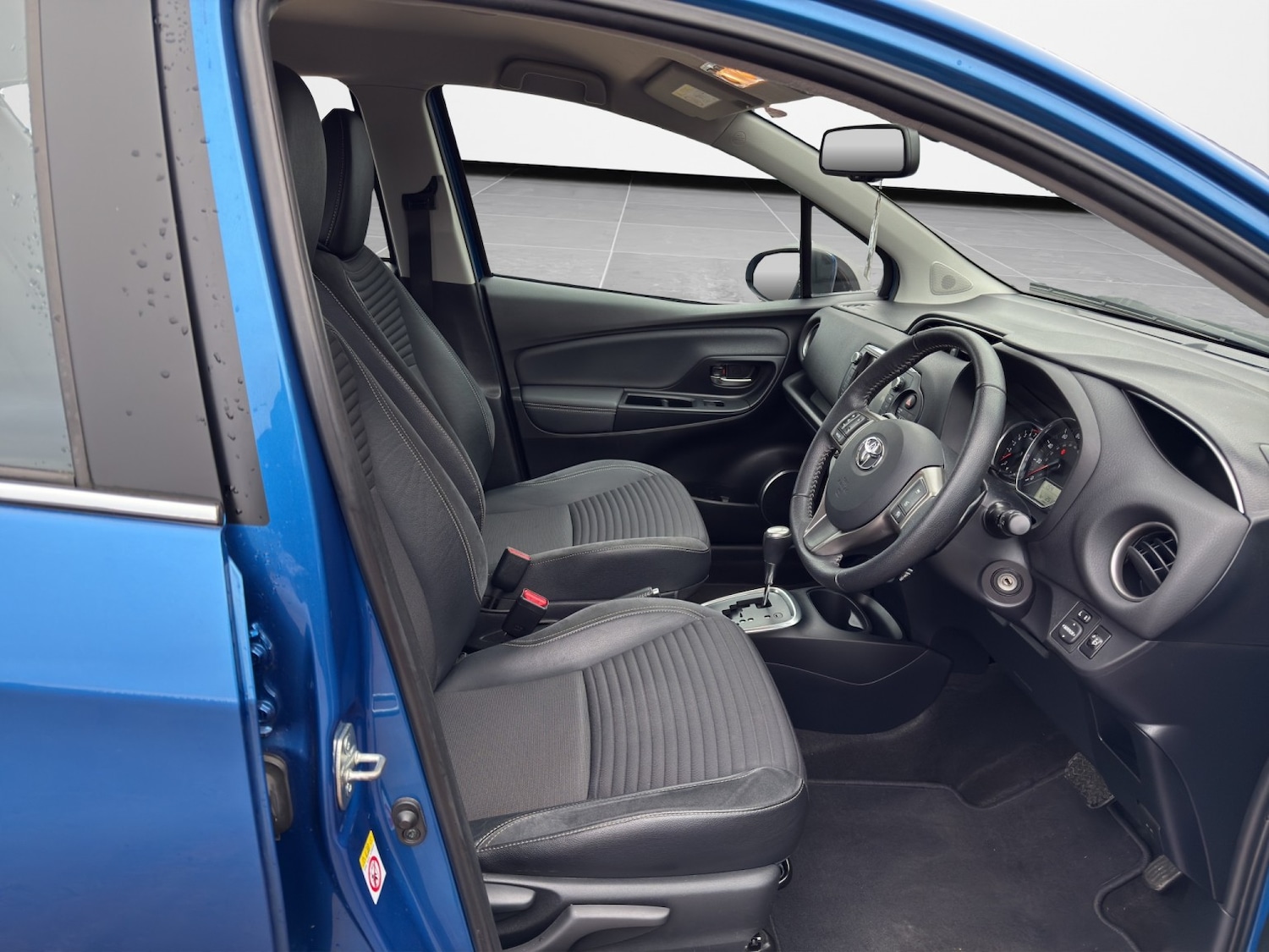 Used Toyota Yaris 2015 for sale - 76751777: Photo 9