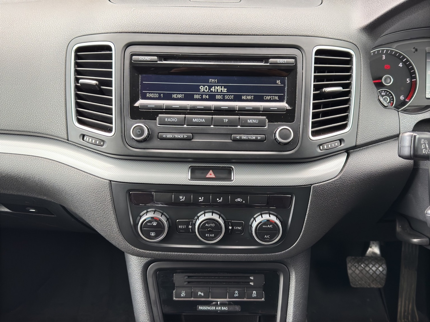 Used Volkswagen Sharan 2015 for sale - 78141057: Photo 15