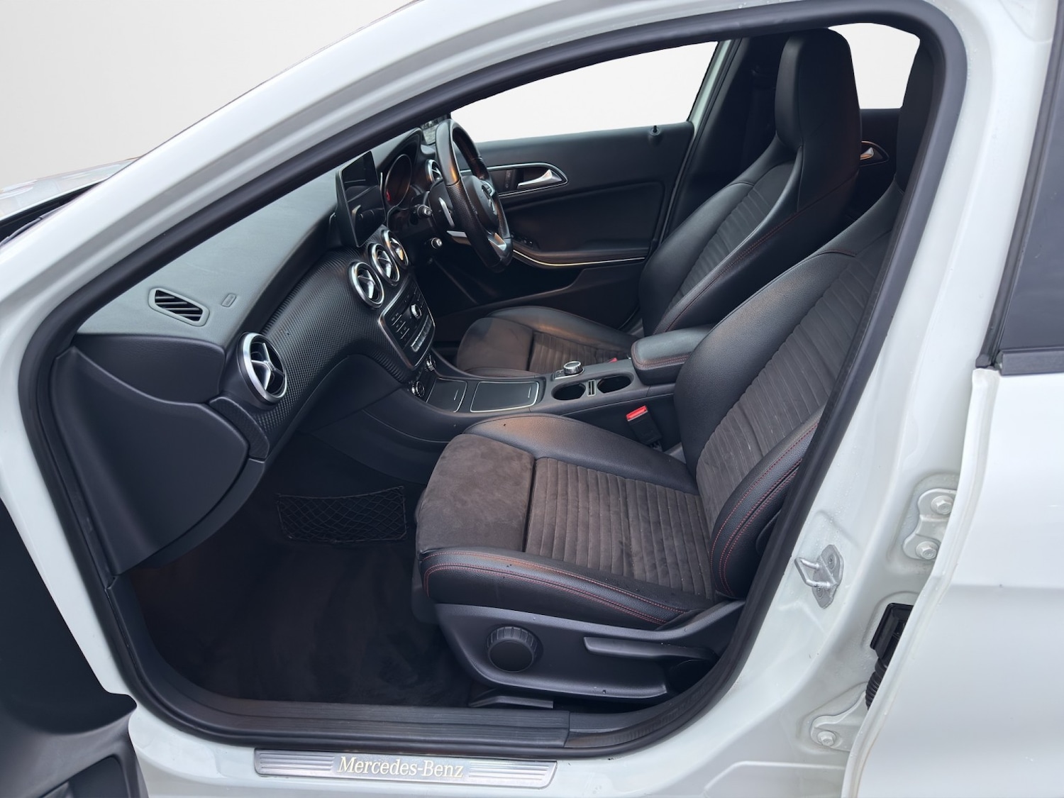 Used Mercedes-Benz A-Class 2016 for sale - 77162341: Photo 17