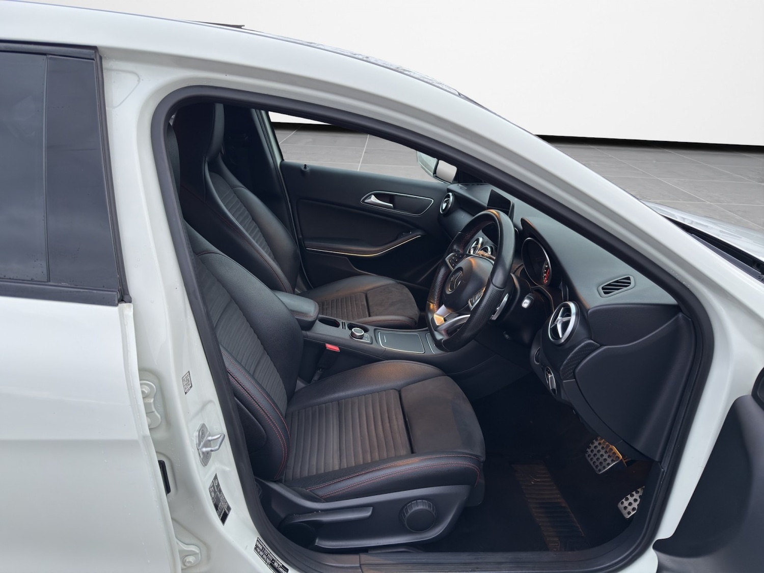 Used Mercedes-Benz A-Class 2016 for sale - 77162341: Photo 9