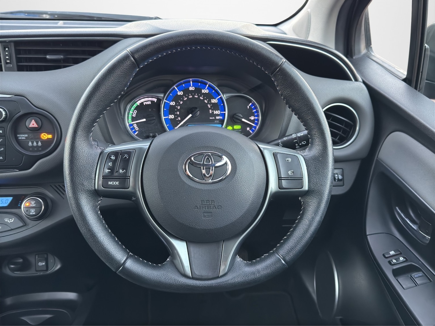 Used Toyota Yaris 2015 for sale - 76596550: Photo 10