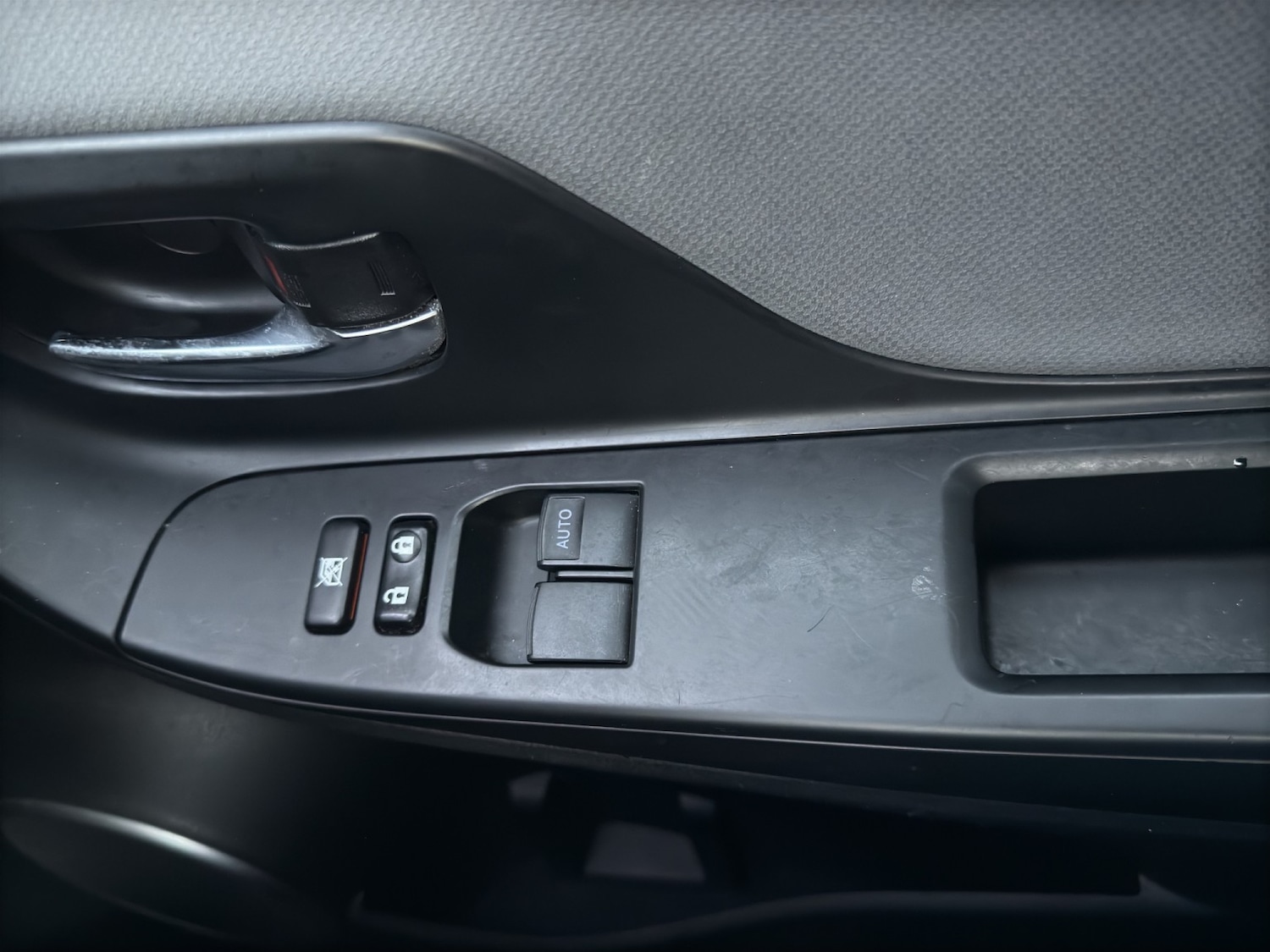 Used Toyota Yaris 2015 for sale - 76596550: Photo 12