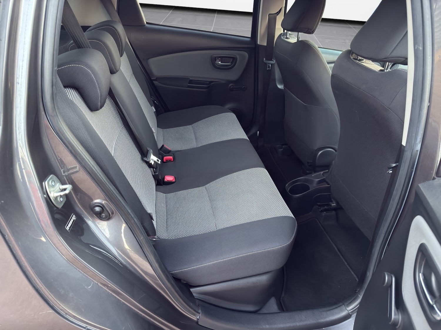 Used Toyota Yaris 2015 for sale - 76596550: Photo 19