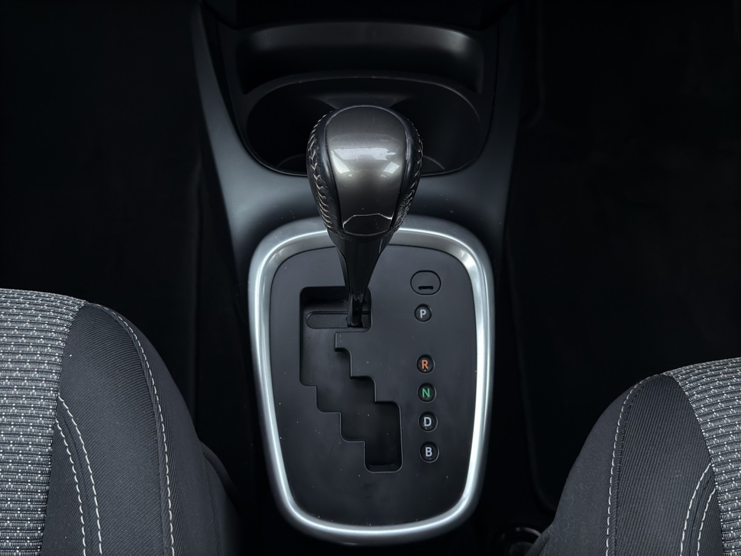 Used Toyota Yaris 2015 for sale - 76596550: Photo 27