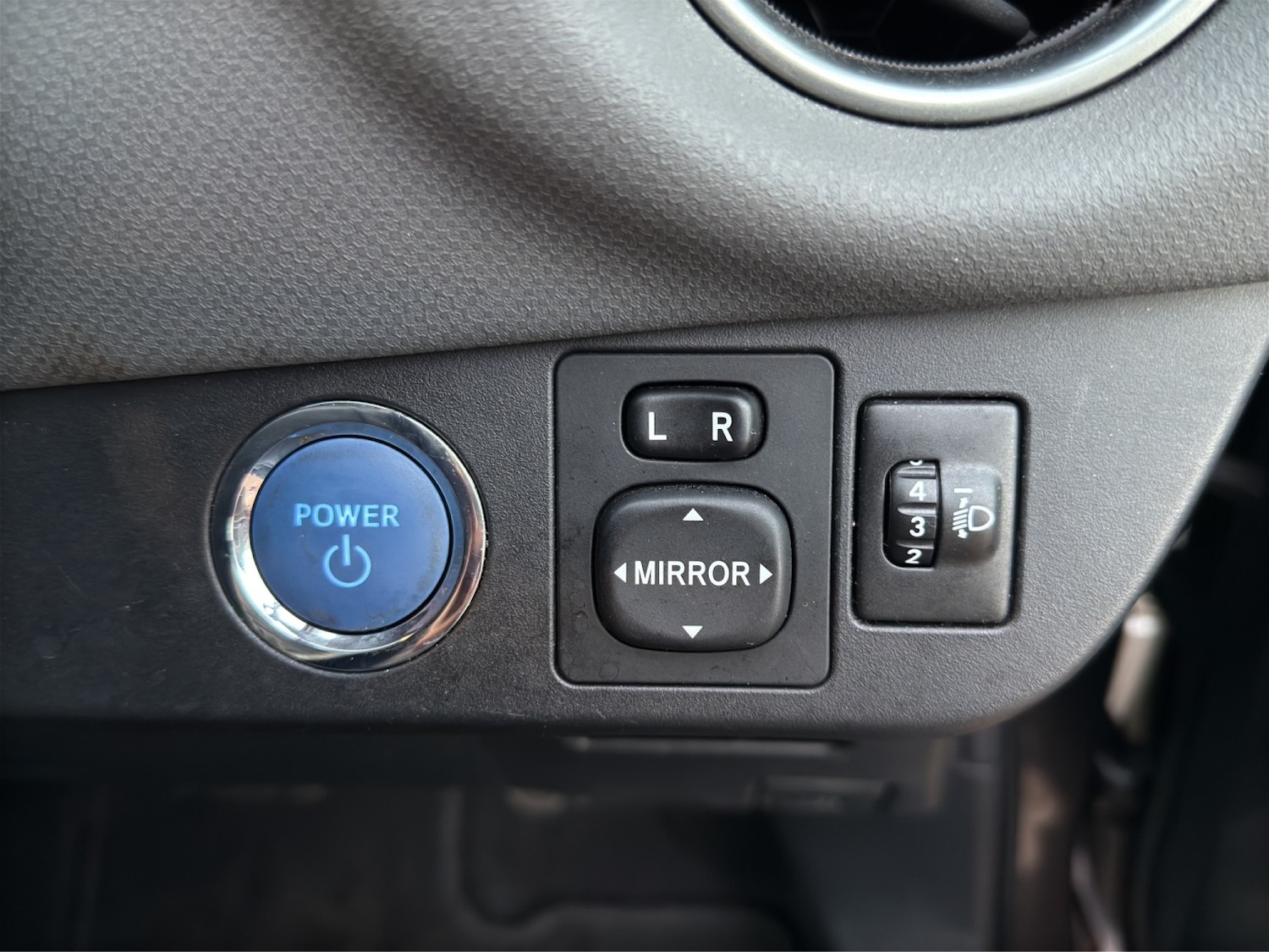 Used Toyota Yaris 2015 for sale - 76596550: Photo 28