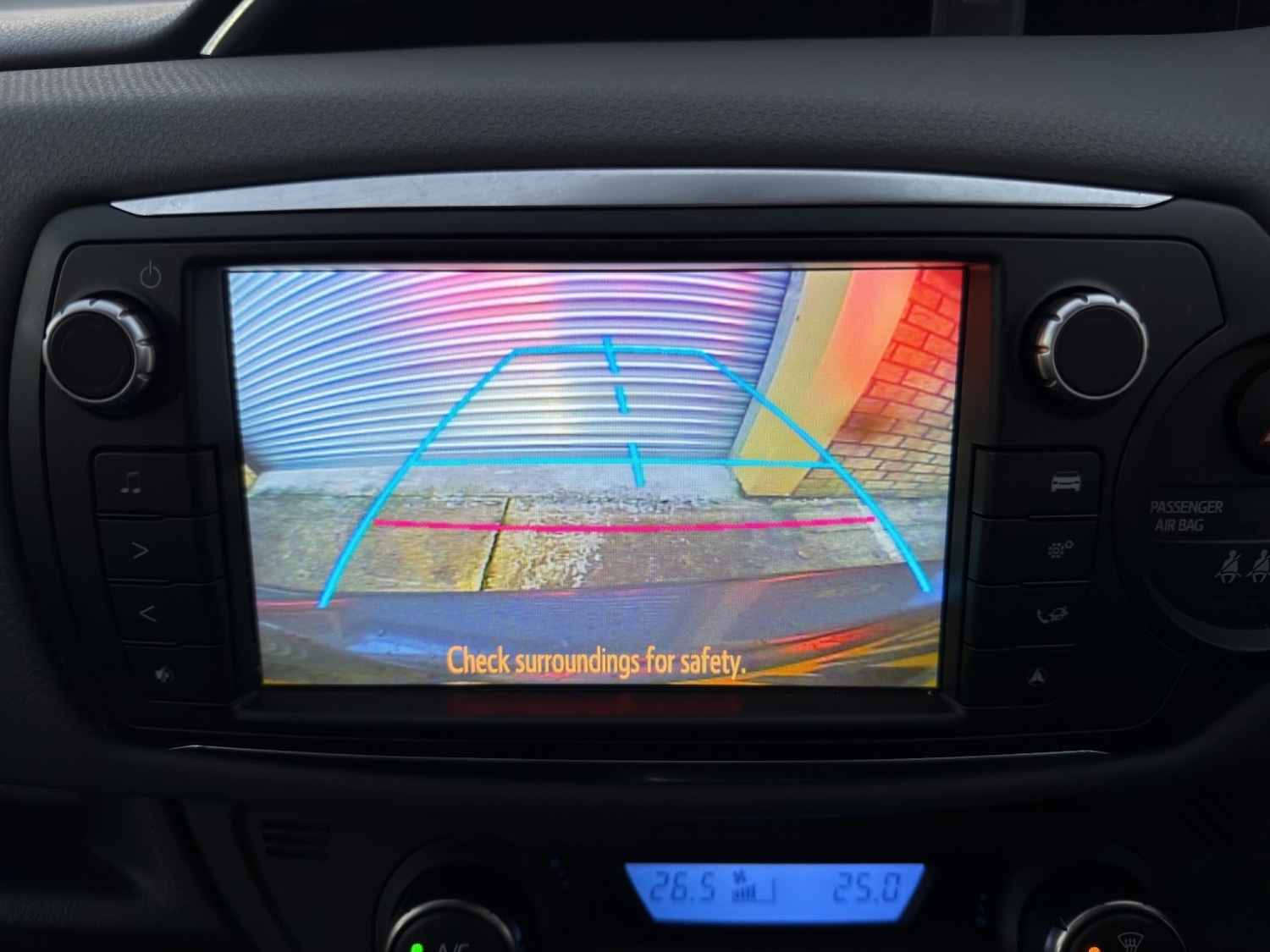 Used Toyota Yaris 2015 for sale - 76596550: Photo 29