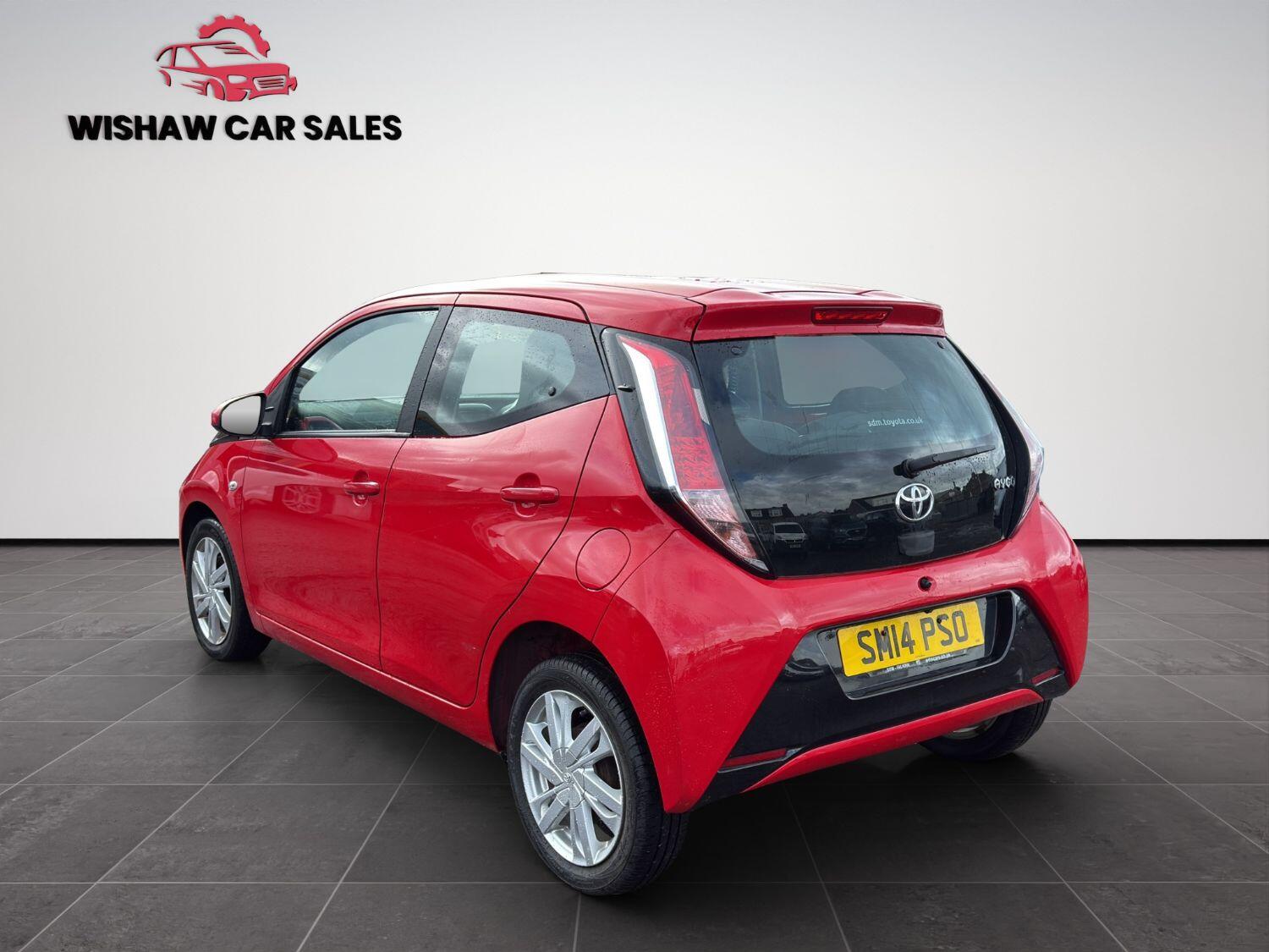 Used Toyota AYGO 2014 for sale - 76482858: Photo 2