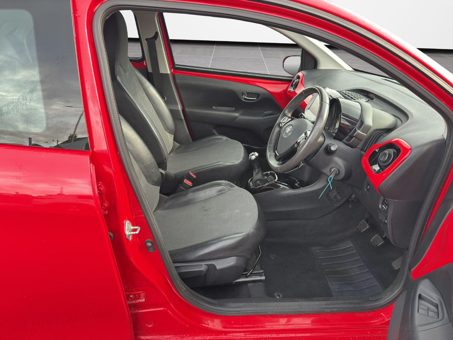 Used Toyota AYGO 2014 for sale - 76482858: Photo 9