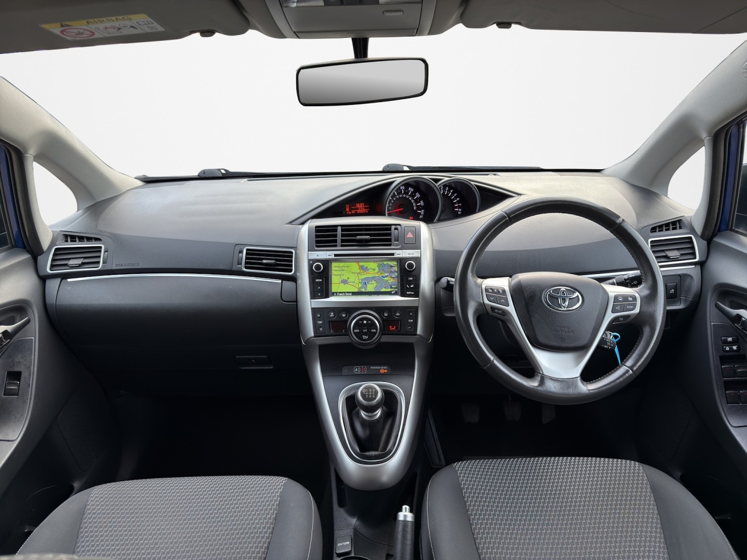 Used Toyota Verso 2015 for sale - 76380326: Photo 14