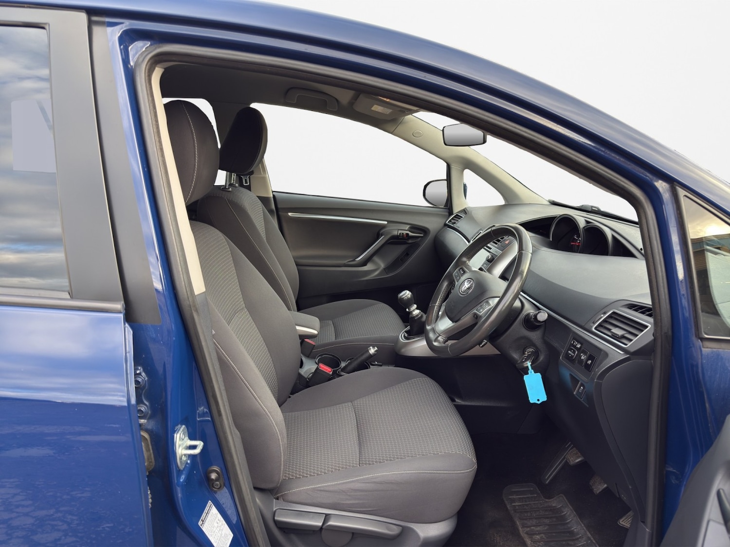 Used Toyota Verso 2015 for sale - 76380326: Photo 9