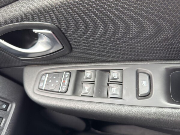 Used Renault Clio 2019 for sale - 76120376: Photo 14