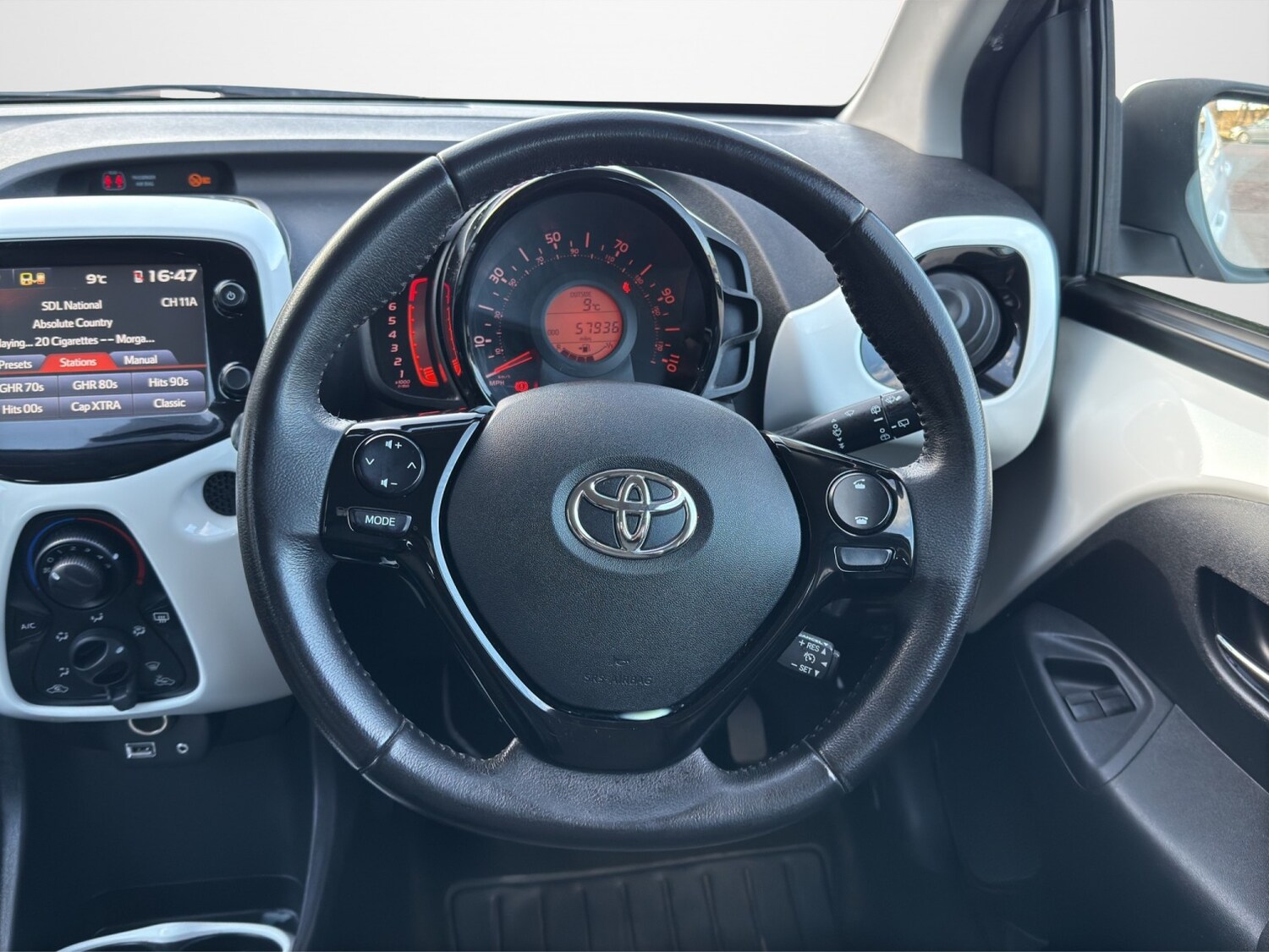 Used Toyota AYGO 2015 for sale - 77991740: Photo 10
