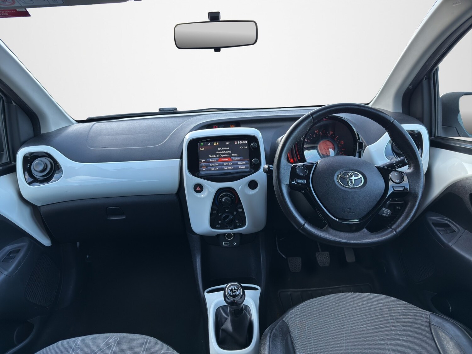 Used Toyota AYGO 2015 for sale - 77991740: Photo 14
