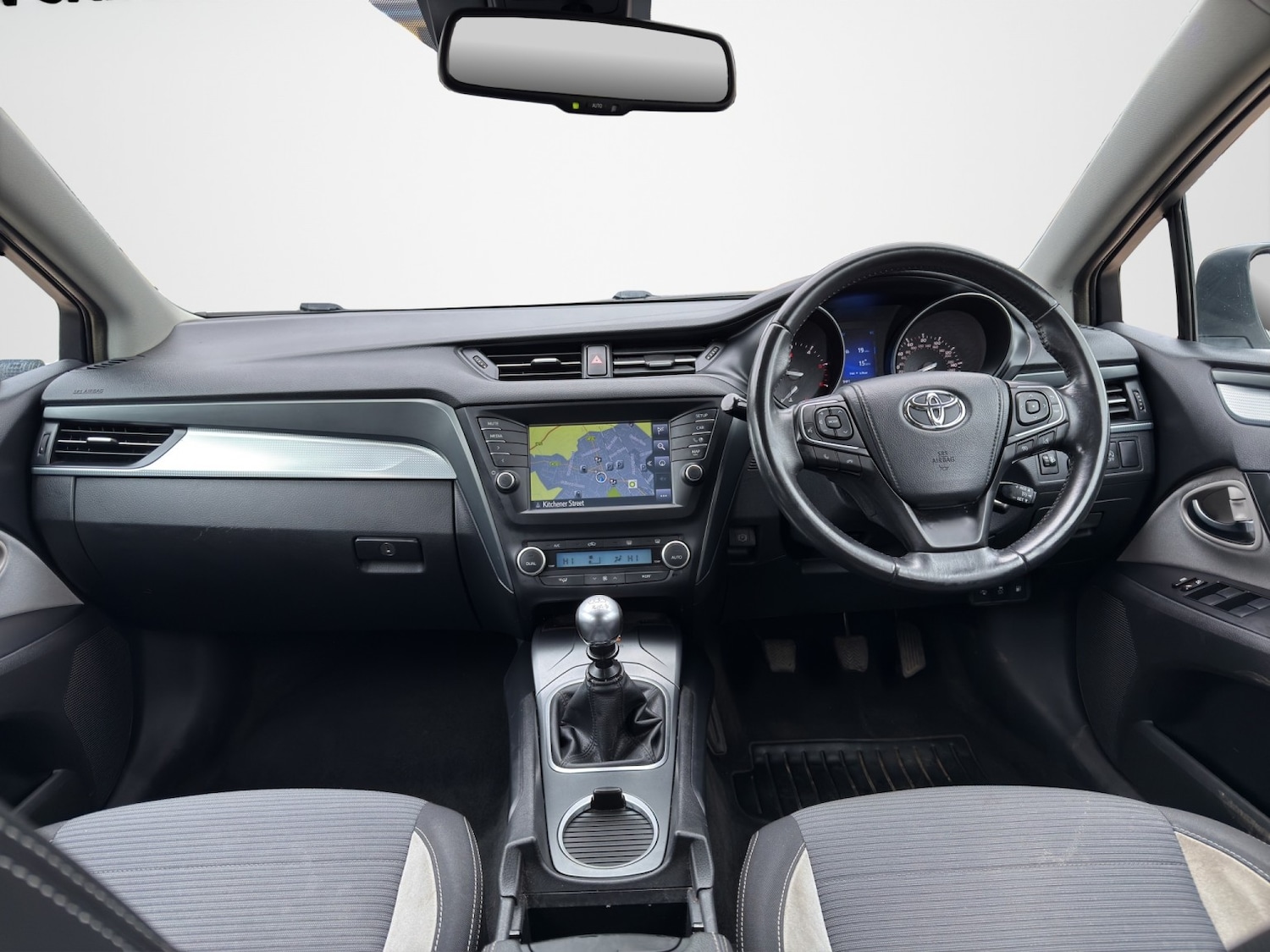 Used Toyota Avensis 2016 for sale - 78018274: Photo 14