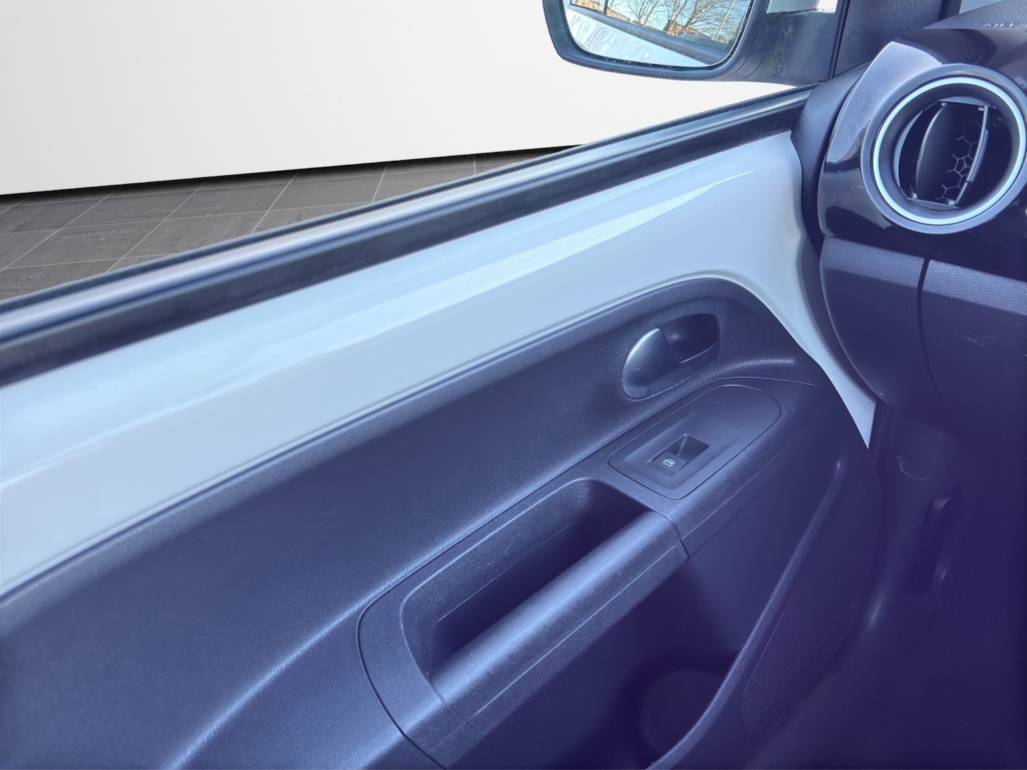 Used Volkswagen up! 2013 for sale - 77792929: Photo 17