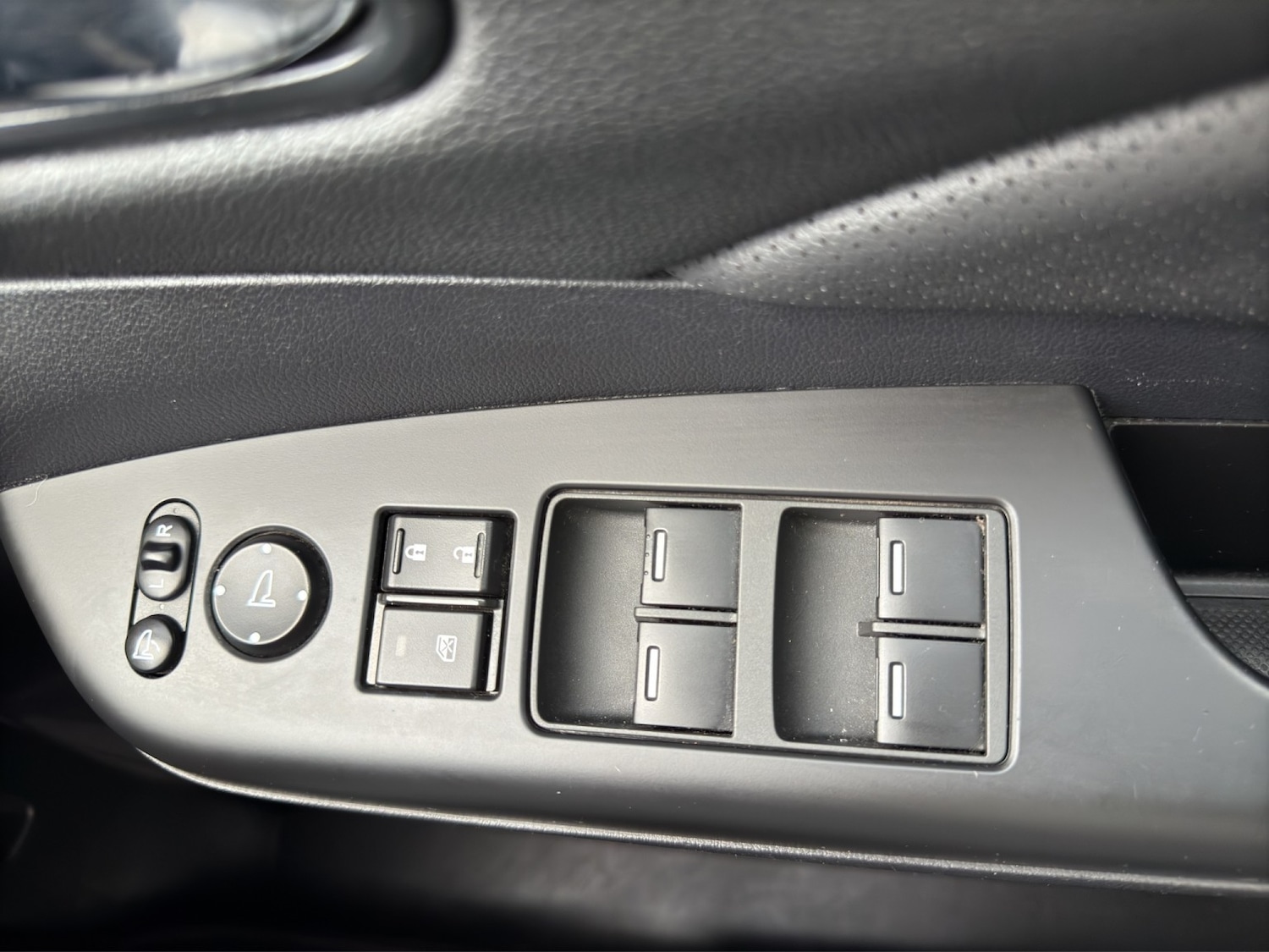 Used Honda CR-V 2017 for sale - 76510848: Photo 12