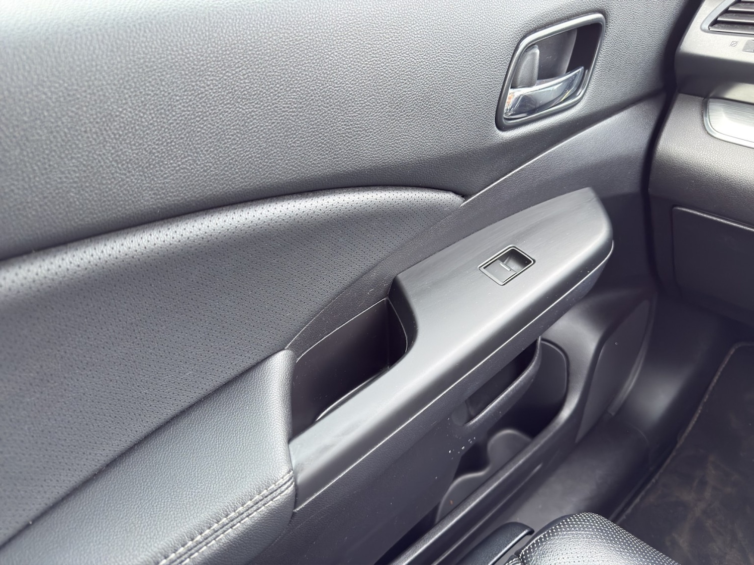 Used Honda CR-V 2017 for sale - 76510848: Photo 17