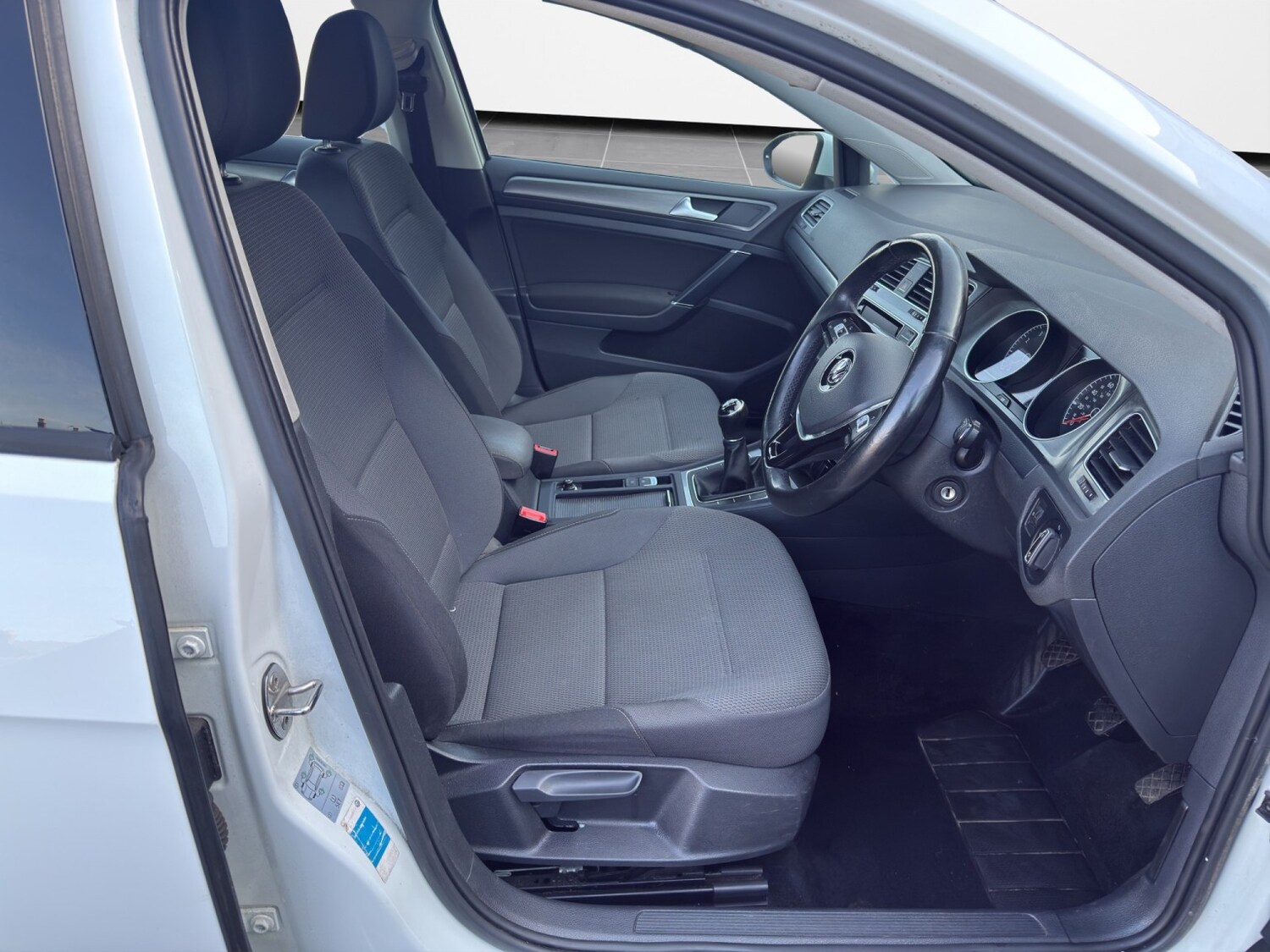 Used Volkswagen Golf 2013 for sale - 77953980: Photo 9