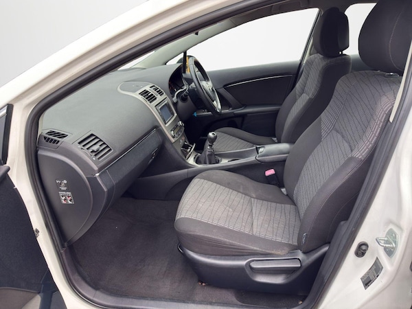 Used Toyota Avensis 2010 for sale - 76246130: Photo 22