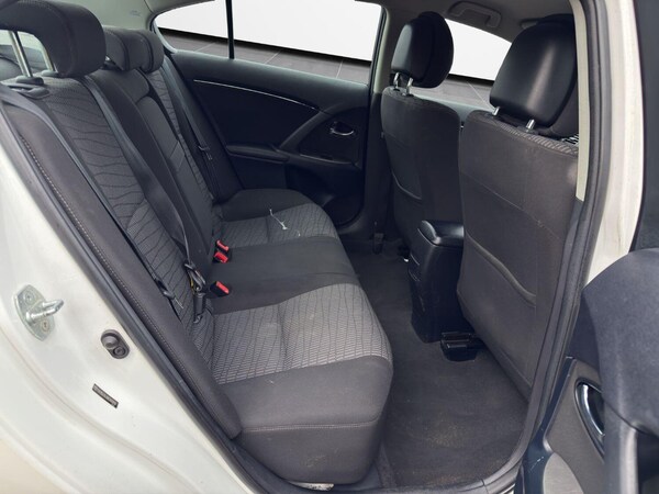 Used Toyota Avensis 2010 for sale - 76246130: Photo 23