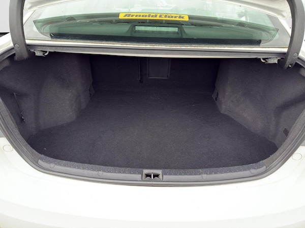 Used Toyota Avensis 2010 for sale - 76246130: Photo 24
