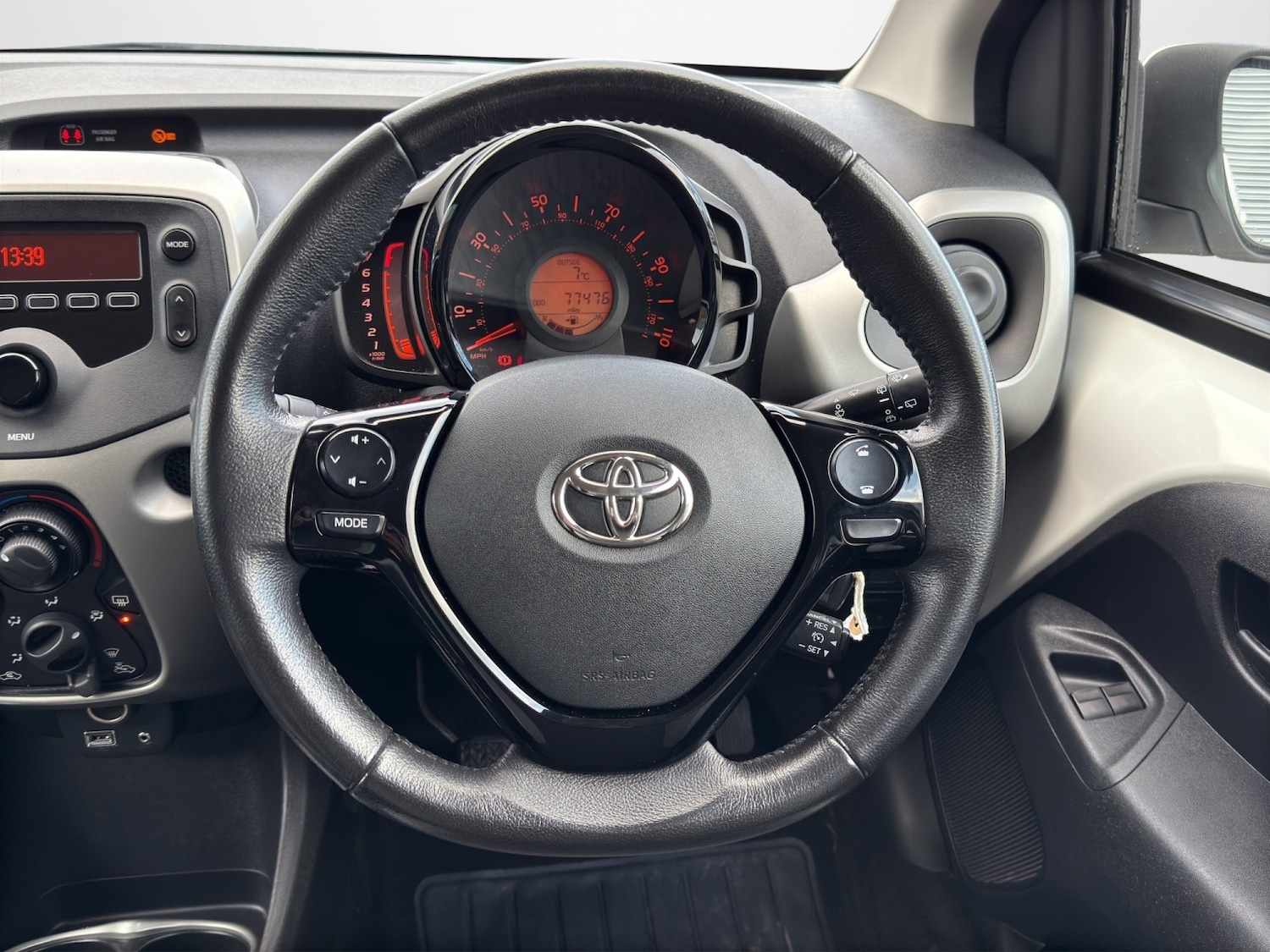 Used Toyota AYGO 2015 for sale - 77289051: Photo 10